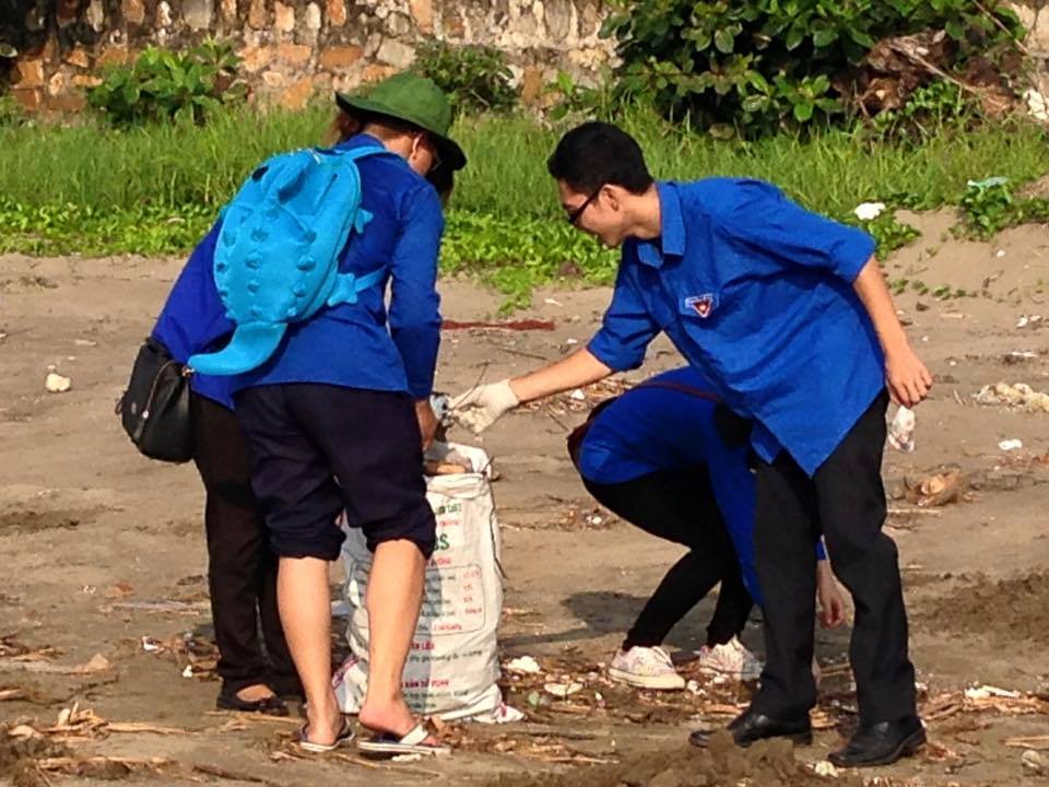 Hoạt động tình nguyện bảo vệ môi trường biển tại Đồ Sơn - ảnh 11