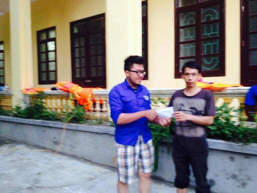 Sinh viên ĐH Hàng hải VN tham gia tình nguyện tại xã Việt Hải, Huyện Cát Hải - ảnh 2