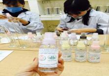 Công trình thanh niên -  chế tạo nước rửa tay sát khuẩn chống dịch Covid-19